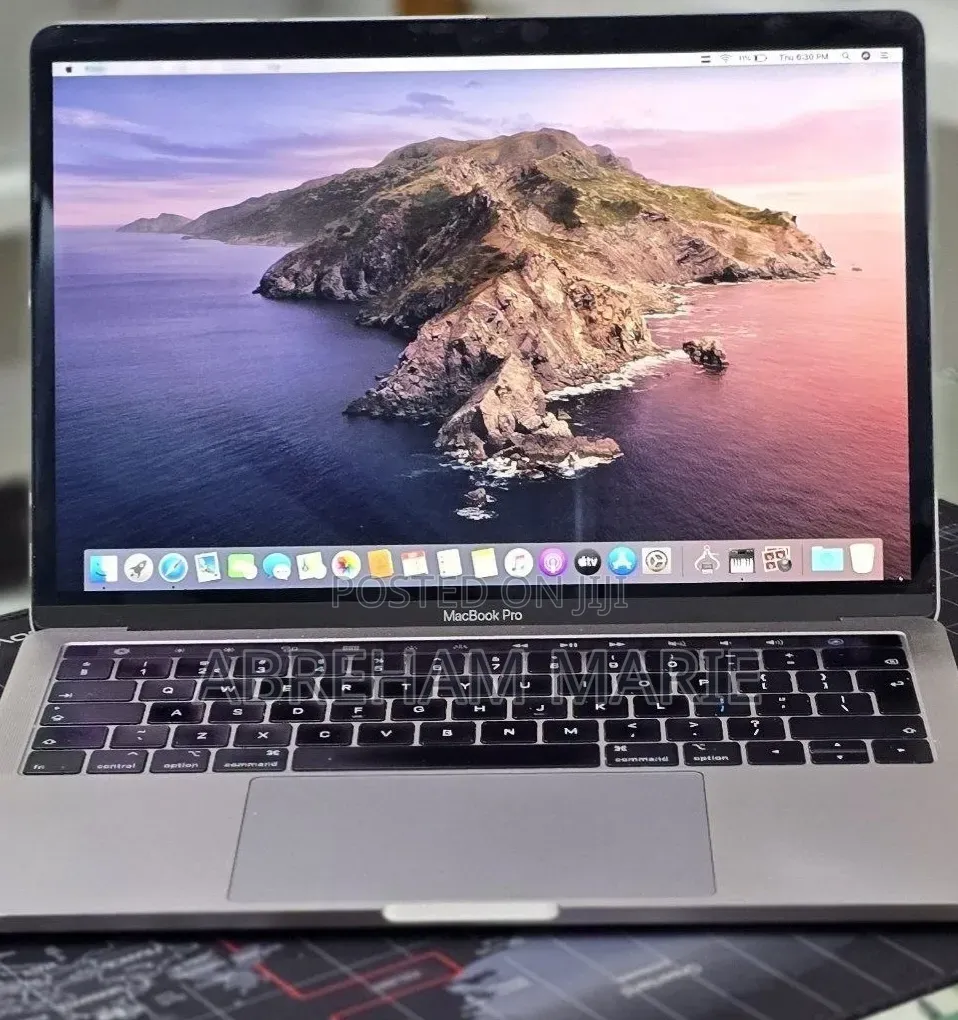 New Laptop Apple MacBook 2020 32GB Intel Core i7 SSD 1T