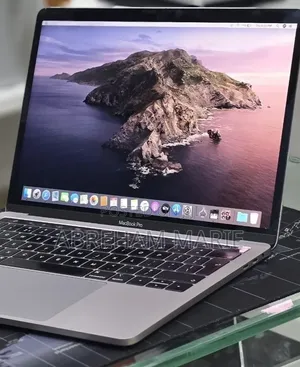 New Laptop Apple MacBook 2020 32GB Intel Core i7 SSD 1T
