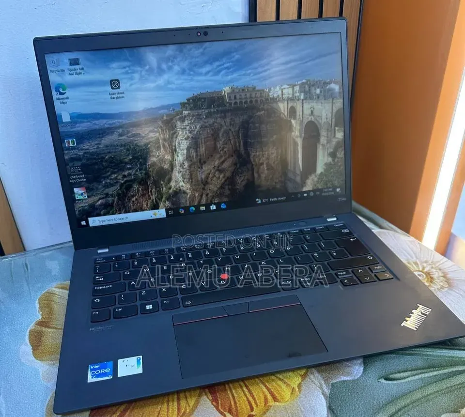 New Laptop Lenovo ThinkPad T14s Gen 2 16GB Intel Core i5 SSD 512GB
