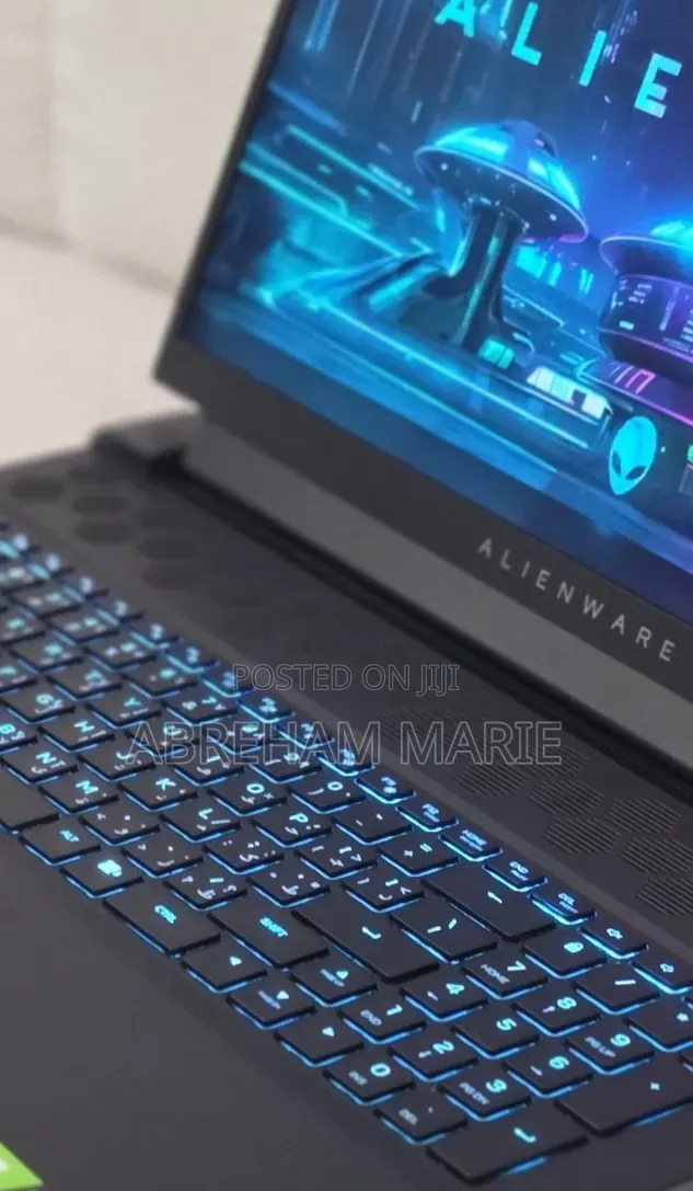 New Laptop Alienware M18 R2 32GB Intel Core i9 SSD 2T