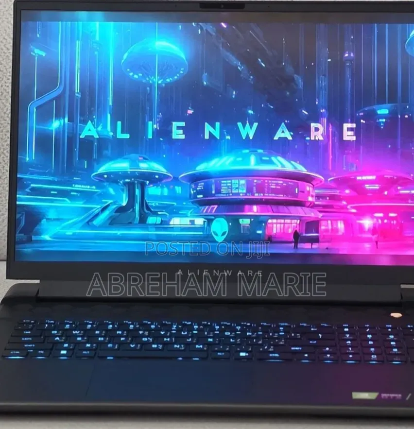 New Laptop Alienware M18 R2 32GB Intel Core i9 SSD 2T