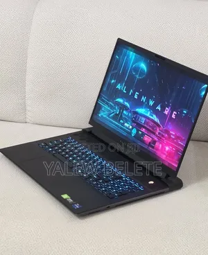 New Laptop Alienware M18 R2 32GB Intel Core i9 SSD 2T