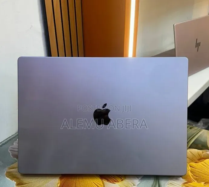New Laptop Apple MacBook Pro 2021 M1 32GB Apple M1 Pro SSD 512GB
