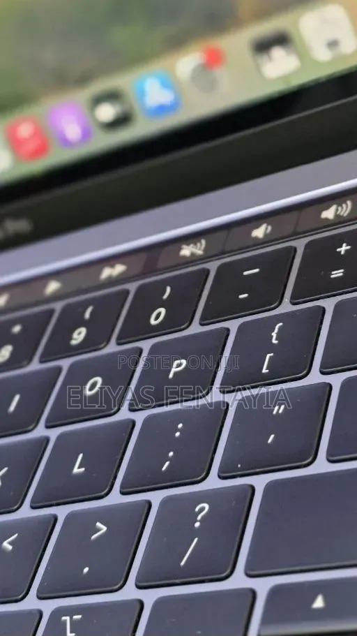 New Laptop Apple MacBook Pro 2019 16GB Intel Core i7 SSD 512GB