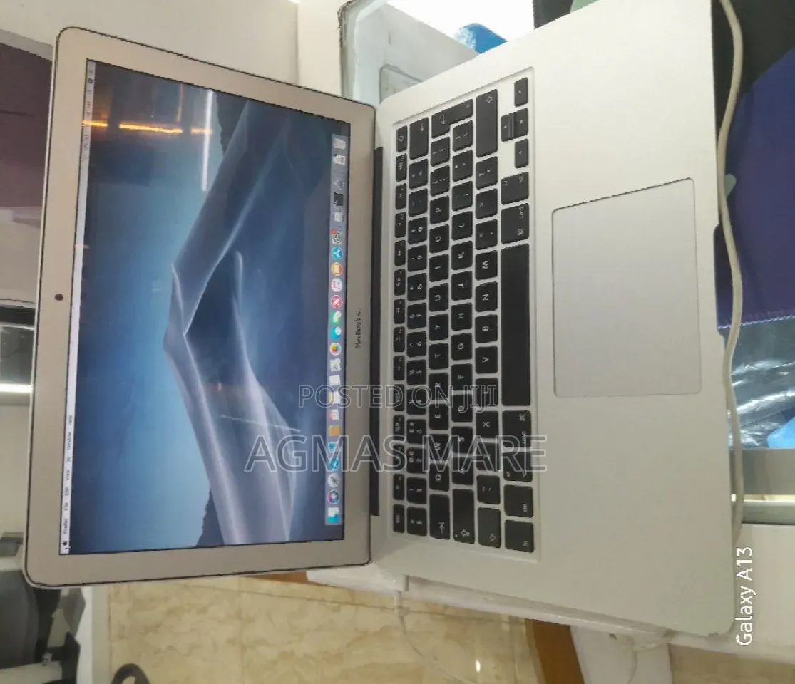 New Laptop Apple MacBook Air 2017 8GB Intel Core i5 SSD 128GB