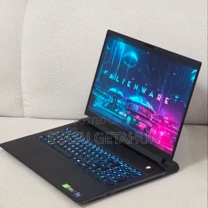 New Laptop Alienware M18 R2 32GB Intel Core i9 SSD 2T
