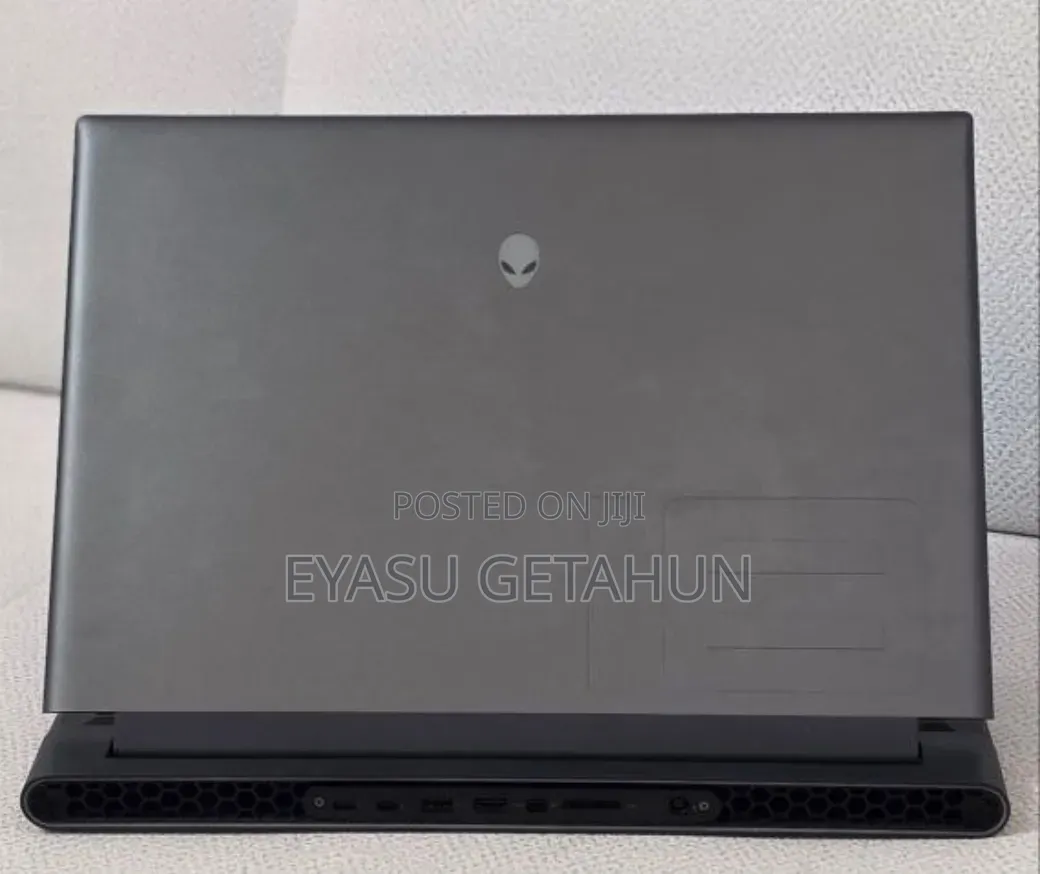 New Laptop Alienware M18 R2 32GB Intel Core i9 SSD 2T