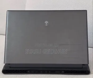 New Laptop Alienware M18 R2 32GB Intel Core i9 SSD 2T