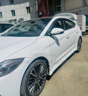 Hyundai Avante 2017 White