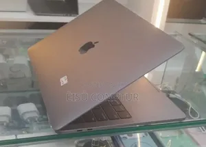 New Laptop Apple MacBook Pro 2019 8GB Intel Core i5 SSD 128GB