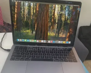 New Laptop Apple MacBook Pro 2019 8GB Intel Core i5 SSD 128GB