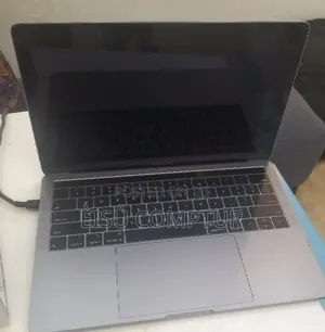 New Laptop Apple MacBook Pro 2019 8GB Intel Core i5 SSD 128GB