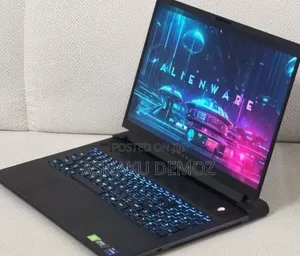 New Laptop Alienware M18 R2 32GB Intel Core i9 SSD 2T