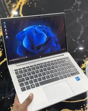 New Laptop HP EliteBook 830 G8 16GB Intel Core i5 SSD 512GB