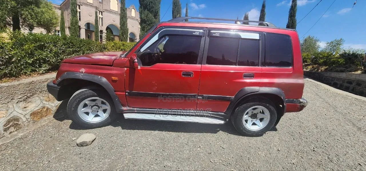 Suzuki Vitara 1992 Red