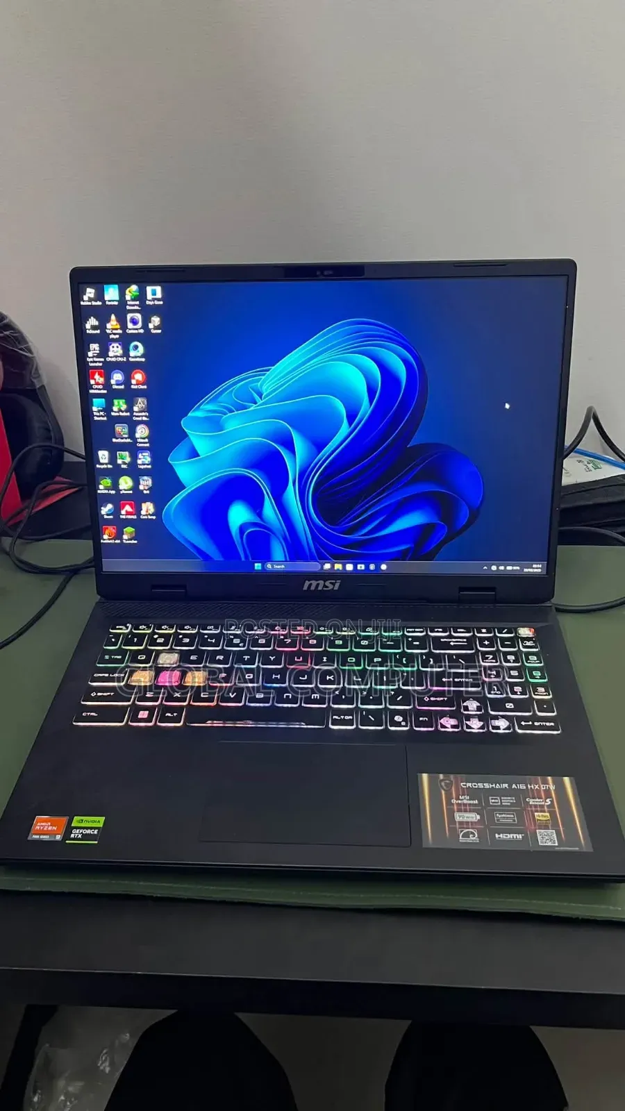 New Laptop MSI Titan 18 HX AI 32GB Intel Core Ultra 7 SSD 1T
