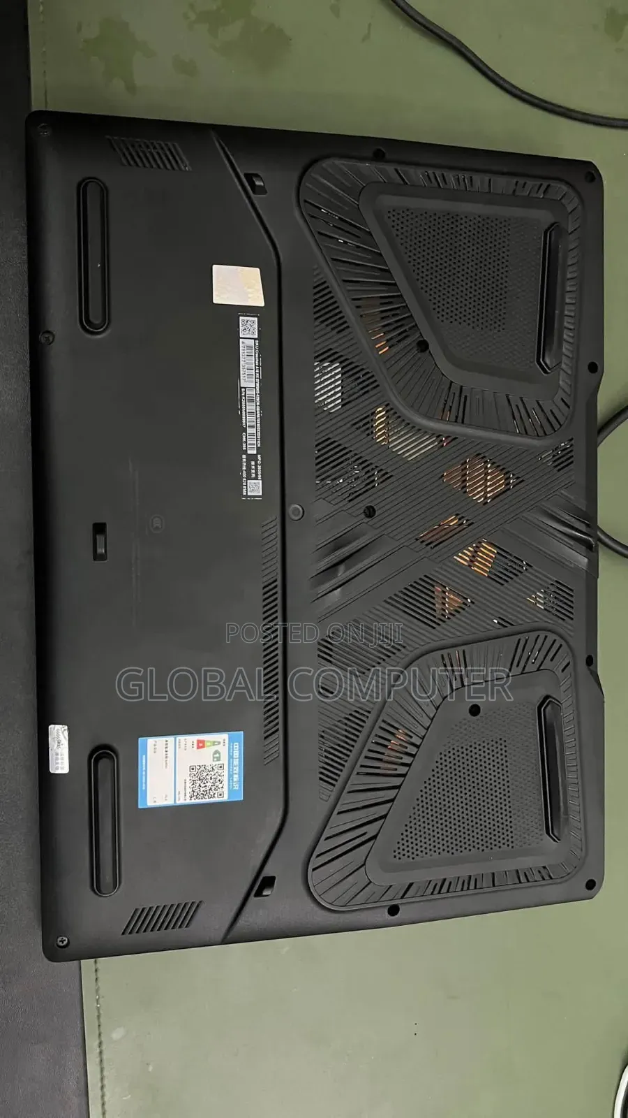 New Laptop MSI Titan 18 HX AI 32GB Intel Core Ultra 7 SSD 1T