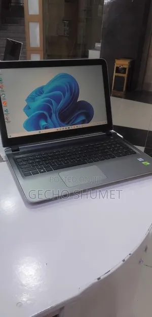 New Laptop HP Pavilion 15 8GB Intel Core i5 HDD 1T