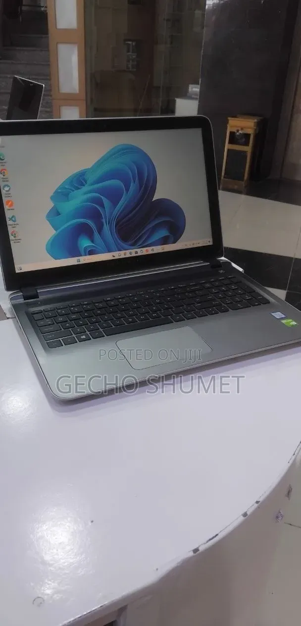 New Laptop HP Pavilion 15 8GB Intel Core i5 HDD 1T
