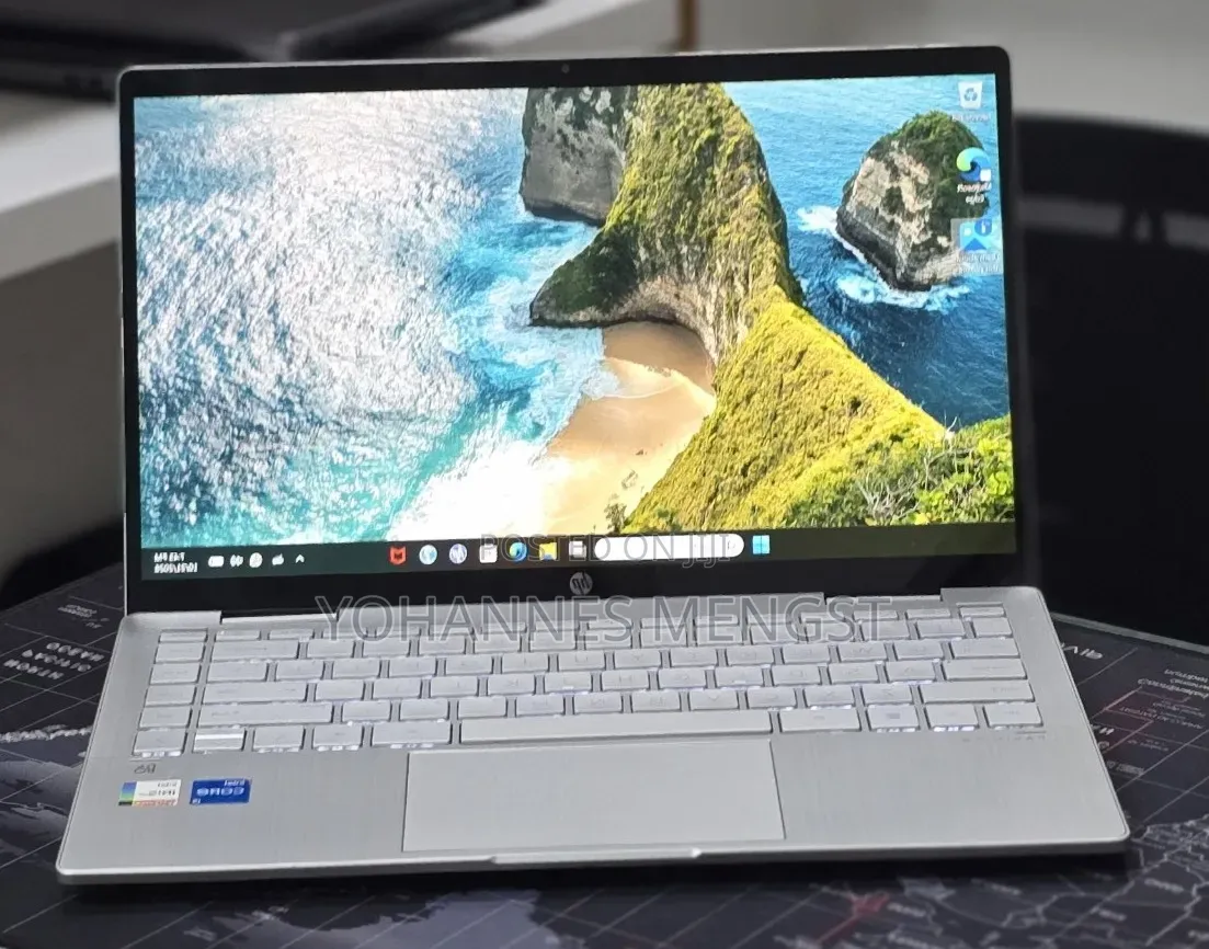 New Laptop HP Pavilion 10 8GB Intel Core i5 SSD 512GB