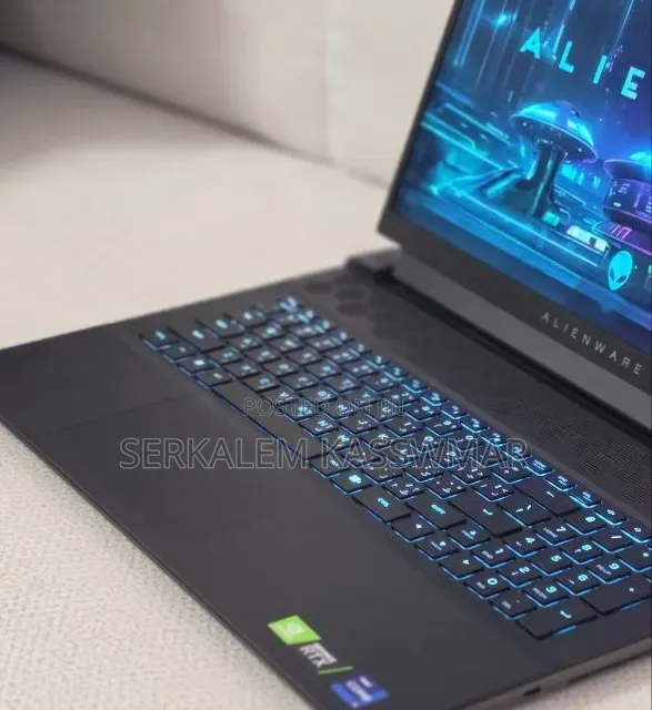 New Laptop Alienware M18 R2 32GB Intel Core i9 SSD 2T