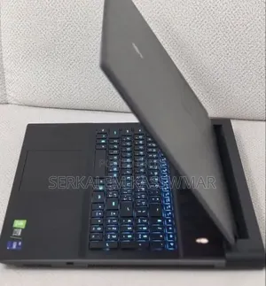 New Laptop Alienware M18 R2 32GB Intel Core i9 SSD 2T