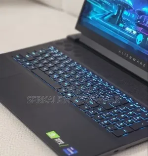 New Laptop Alienware M18 R2 32GB Intel Core i9 SSD 2T
