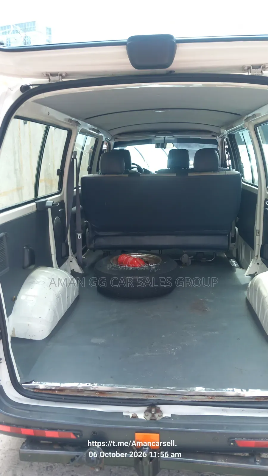 Toyota HiAce 2011 White