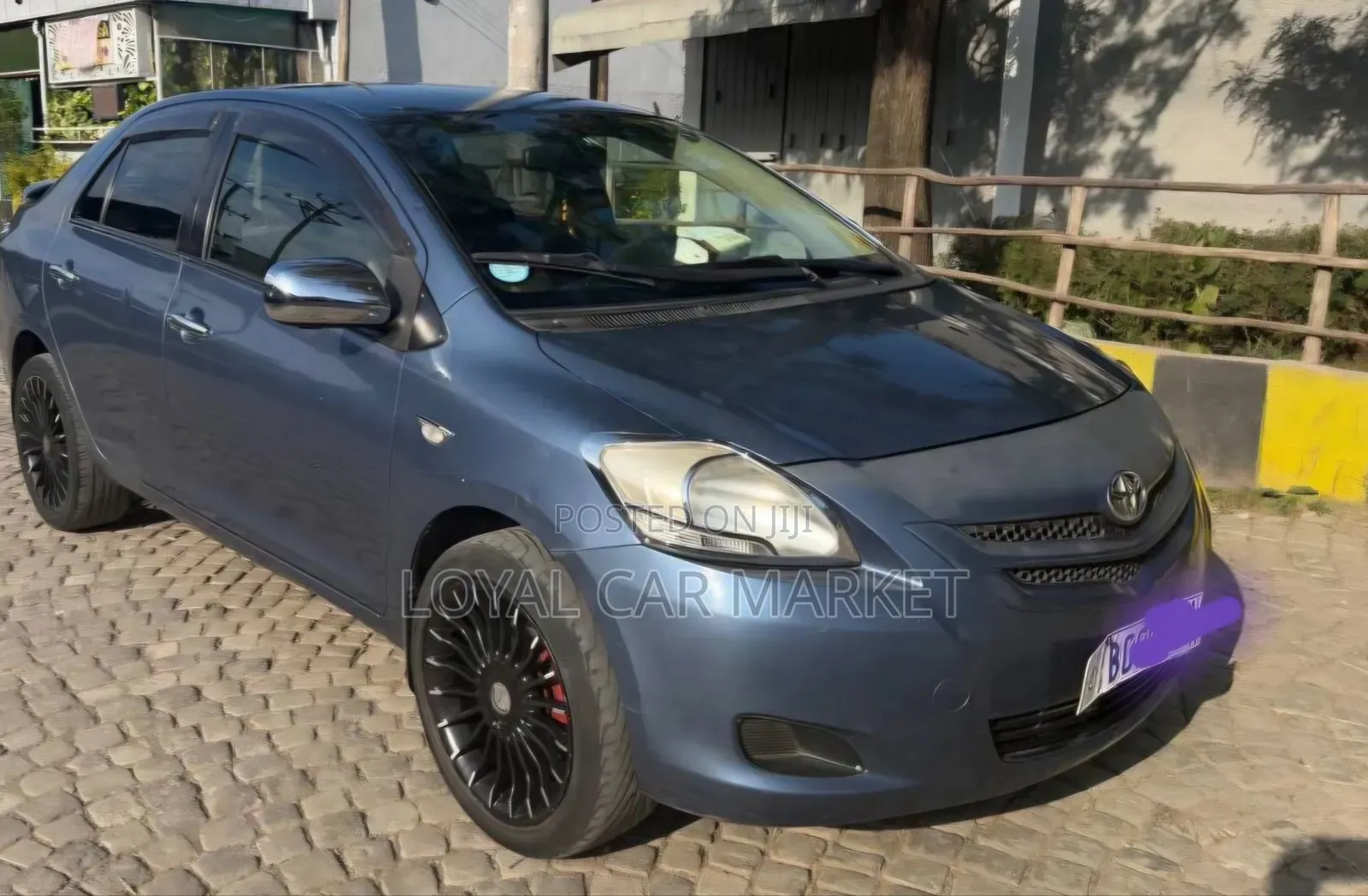 Toyota Yaris 2011 Gray