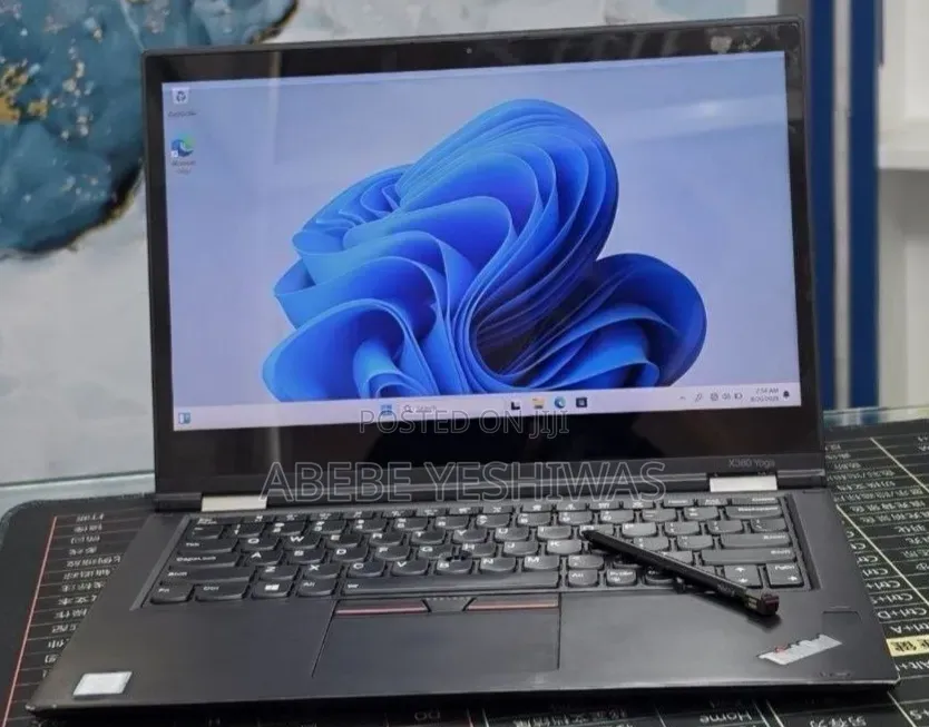 New Laptop Lenovo Yoga 330 16GB Intel Core i5 SSD 256GB