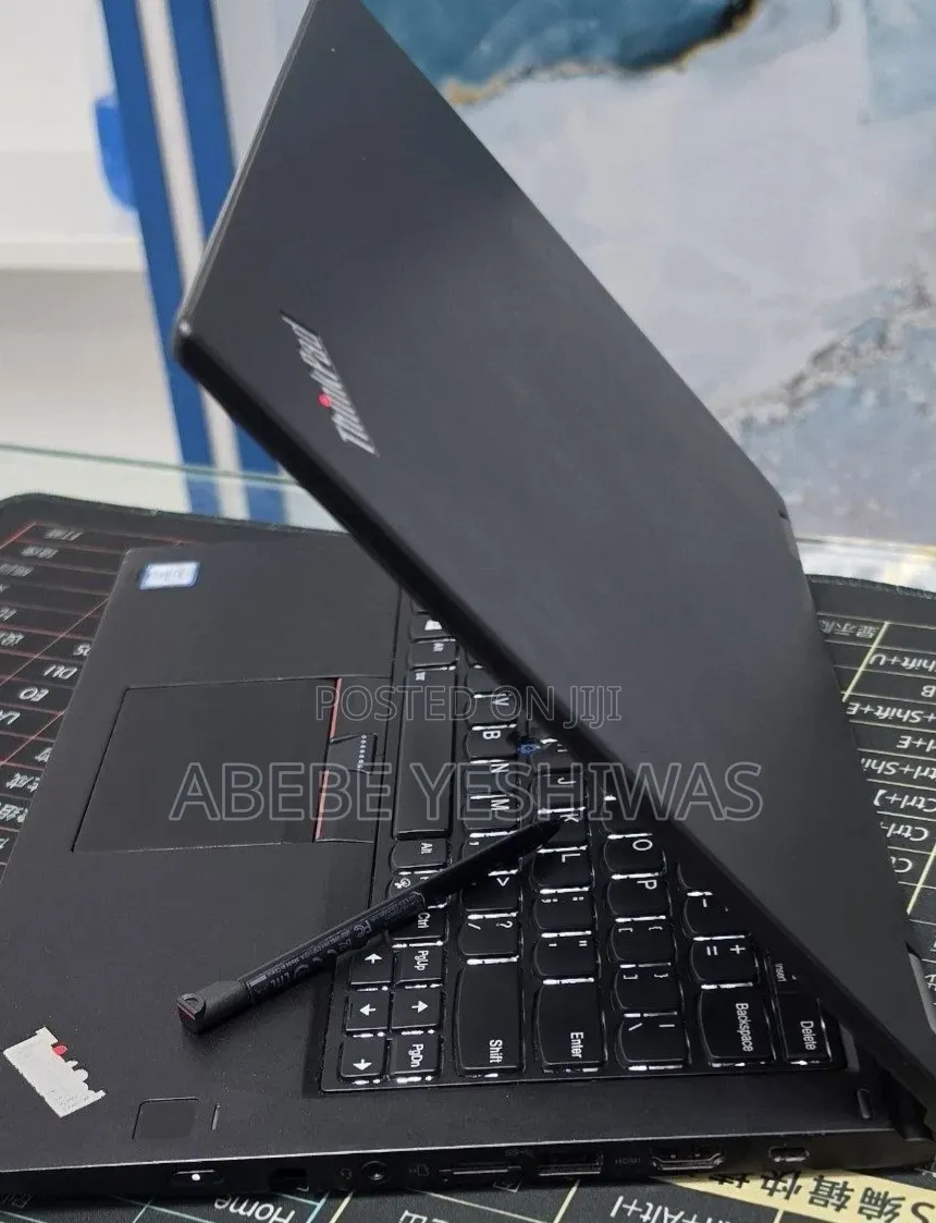 New Laptop Lenovo Yoga 330 16GB Intel Core i5 SSD 256GB