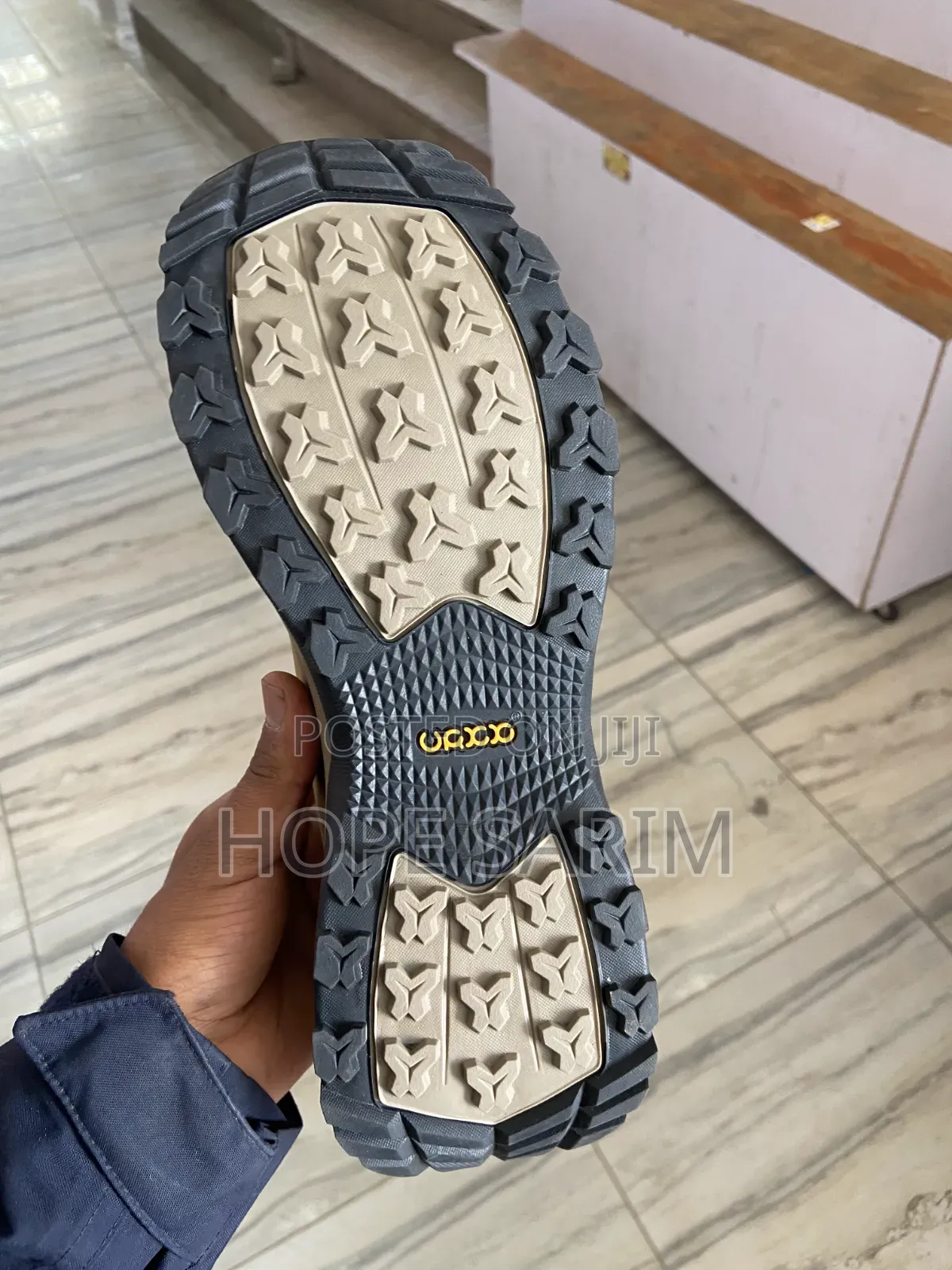 Uaxx ፕሪሚየም ሌዘር ጫማ -