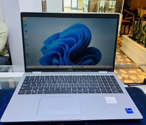 New Laptop Dell Precision 3581 16GB Intel Core i7 SSD 1T