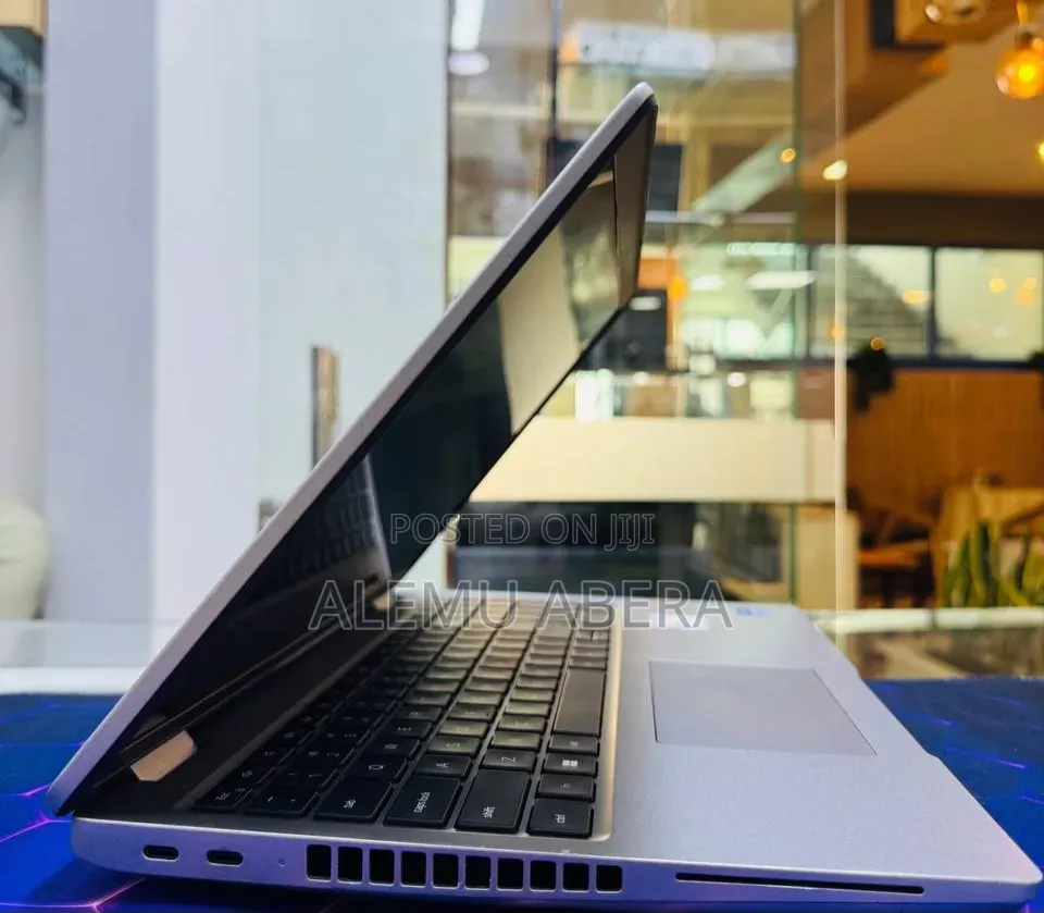 New Laptop Dell Precision 3581 16GB Intel Core i7 SSD 1T