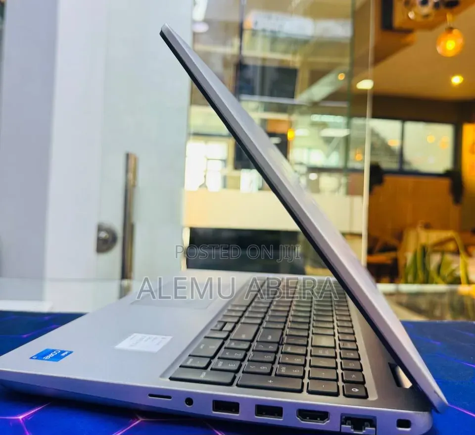 New Laptop Dell Precision 3581 16GB Intel Core i7 SSD 1T