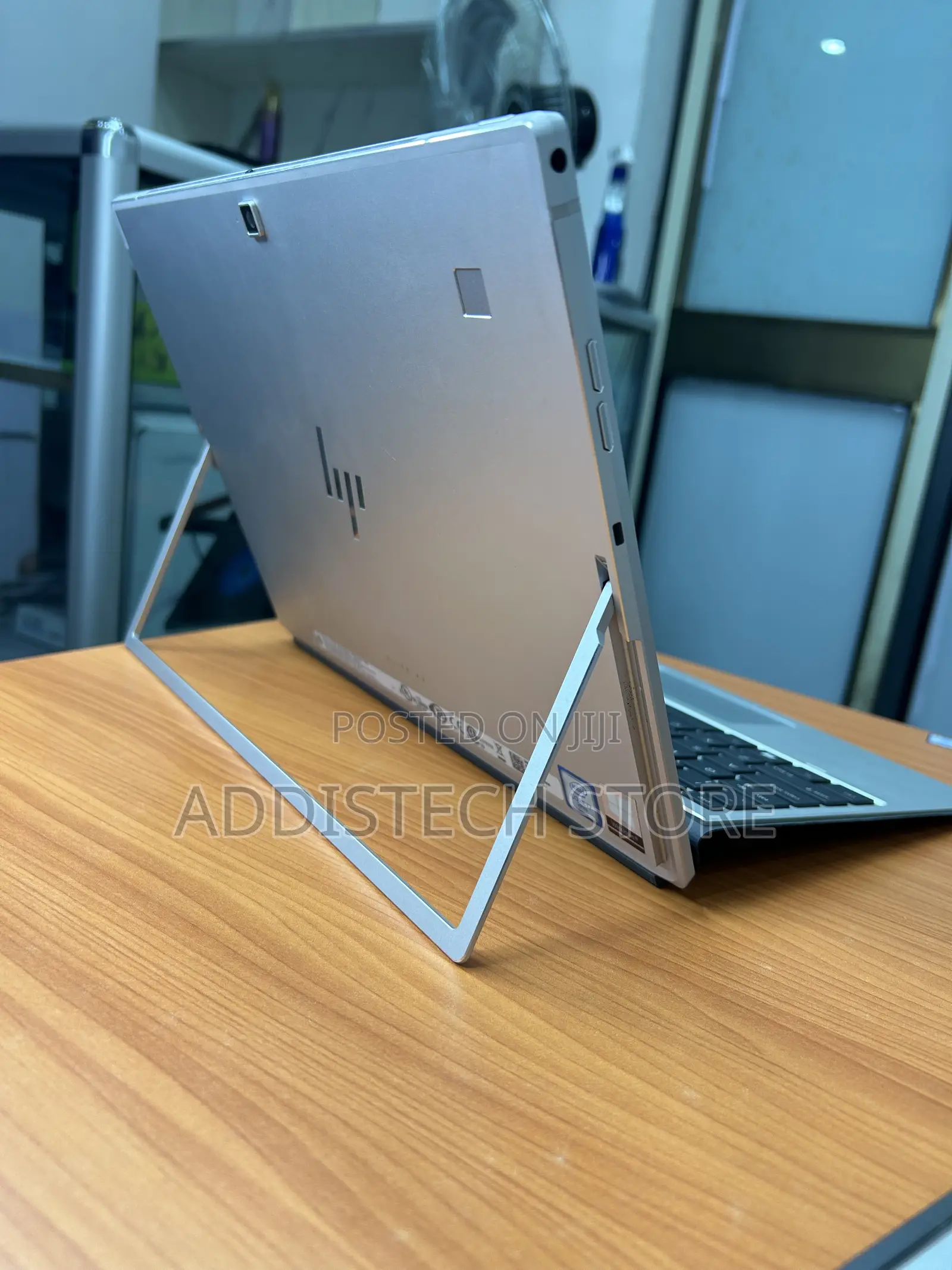 New Laptop HP Elite X2 1012 8GB Intel Core i5 SSD 256GB