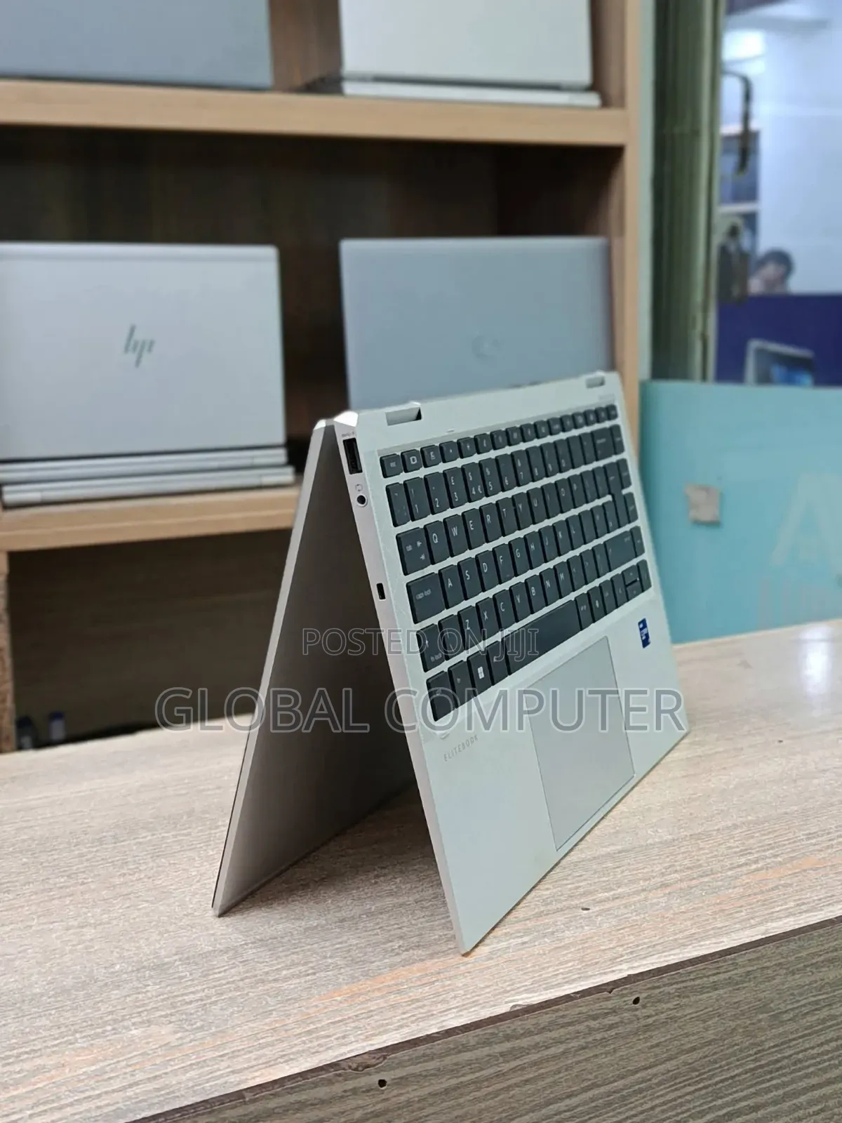 New Laptop HP EliteBook 1040 G8 16GB Intel Core i7 SSD 512GB