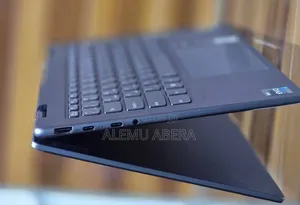 New Laptop Lenovo Yoga 7i 16GB Intel Core i7 SSD 512GB