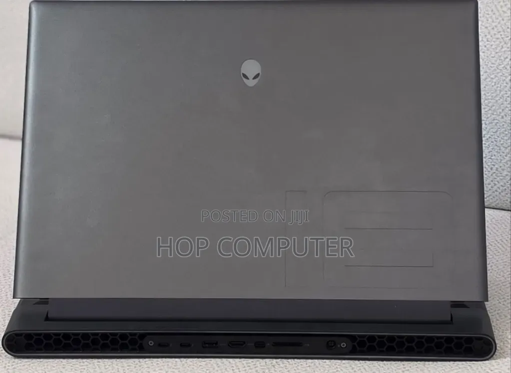 New Laptop Alienware M18 R2 32GB Intel Core i9 SSD 2T