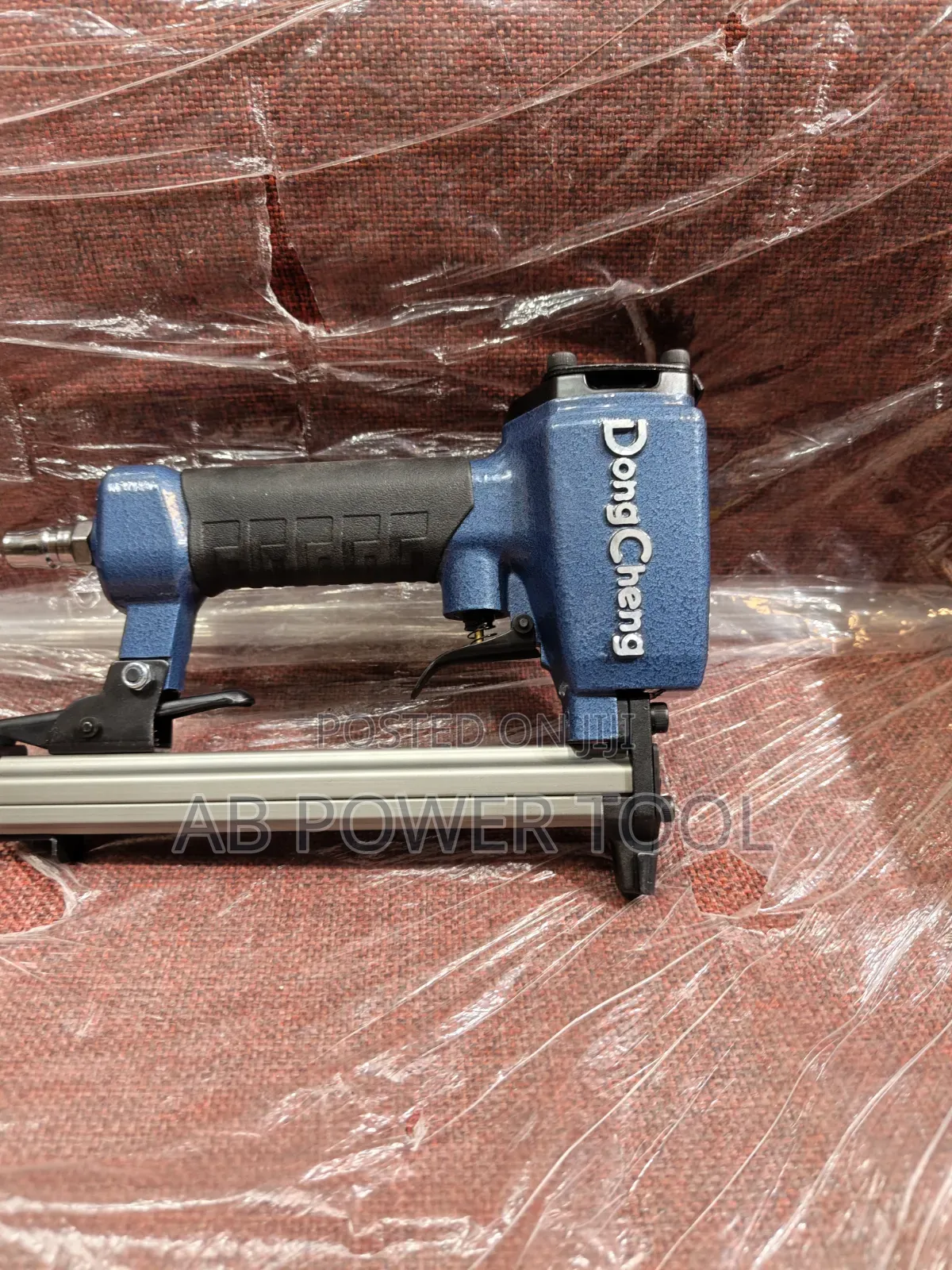 Dong Cheng Air Stapler