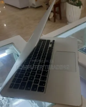 New Laptop Apple MacBook Air 2017 8GB Intel Core i5 SSD 128GB