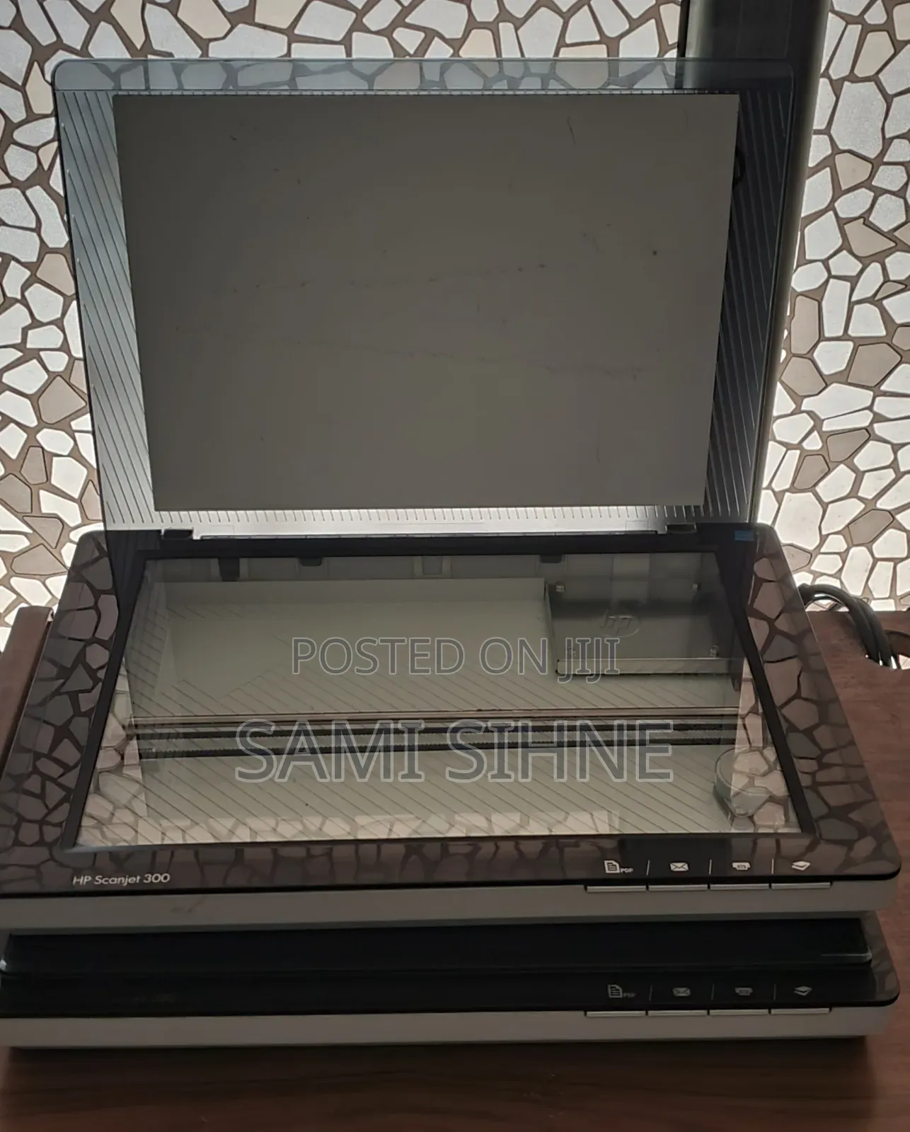 HP Scanjet 300 Flatbed Photo Scanner