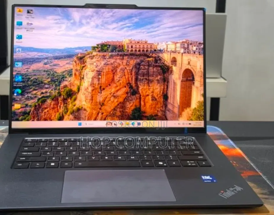 New Laptop Lenovo Yoga 9 32GB Intel Core Ultra 7 SSD 1T
