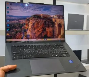 New Laptop Lenovo Yoga 9 32GB Intel Core Ultra 7 SSD 1T