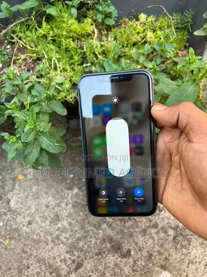 New Apple iPhone 11 64 GB Black