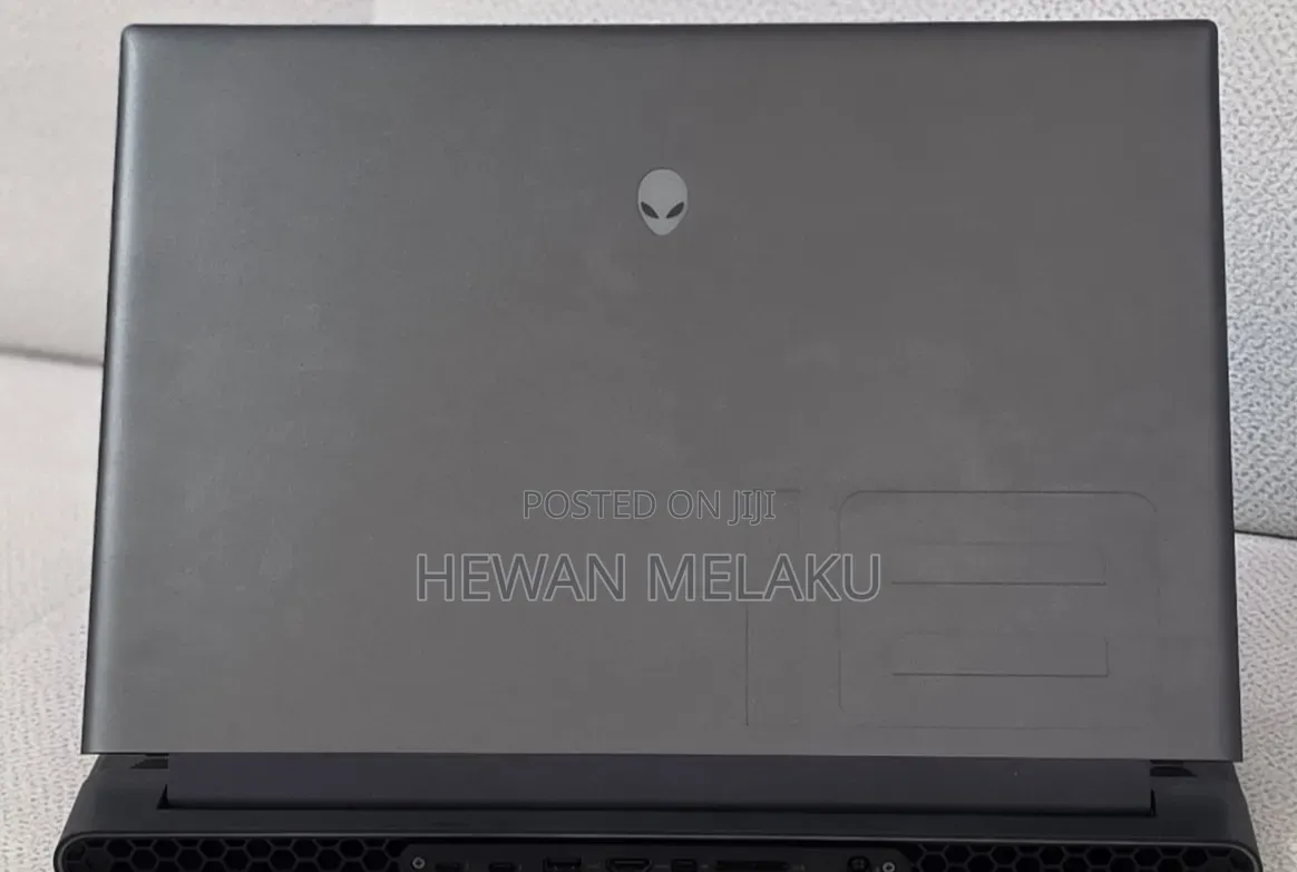 New Laptop Alienware M18 R2 32GB Intel Core i9 SSD 2T