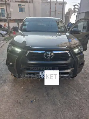 Toyota Hilux Revo Double Cab Deisel 2.8 AWD 2022 Gray