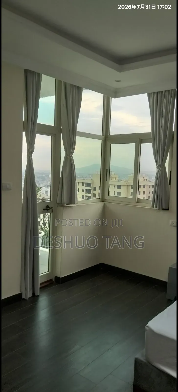 Soundproof and Light-Blocking Curtains and Curtain Rods