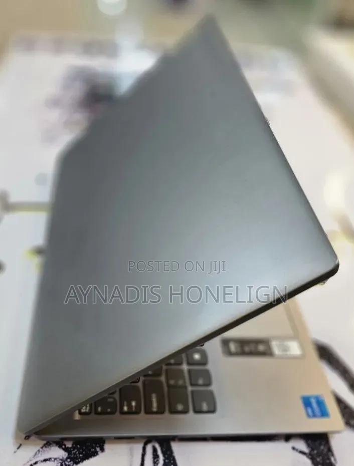 New Laptop Lenovo Ideapad 3 8GB Intel Core i5 SSD 512GB