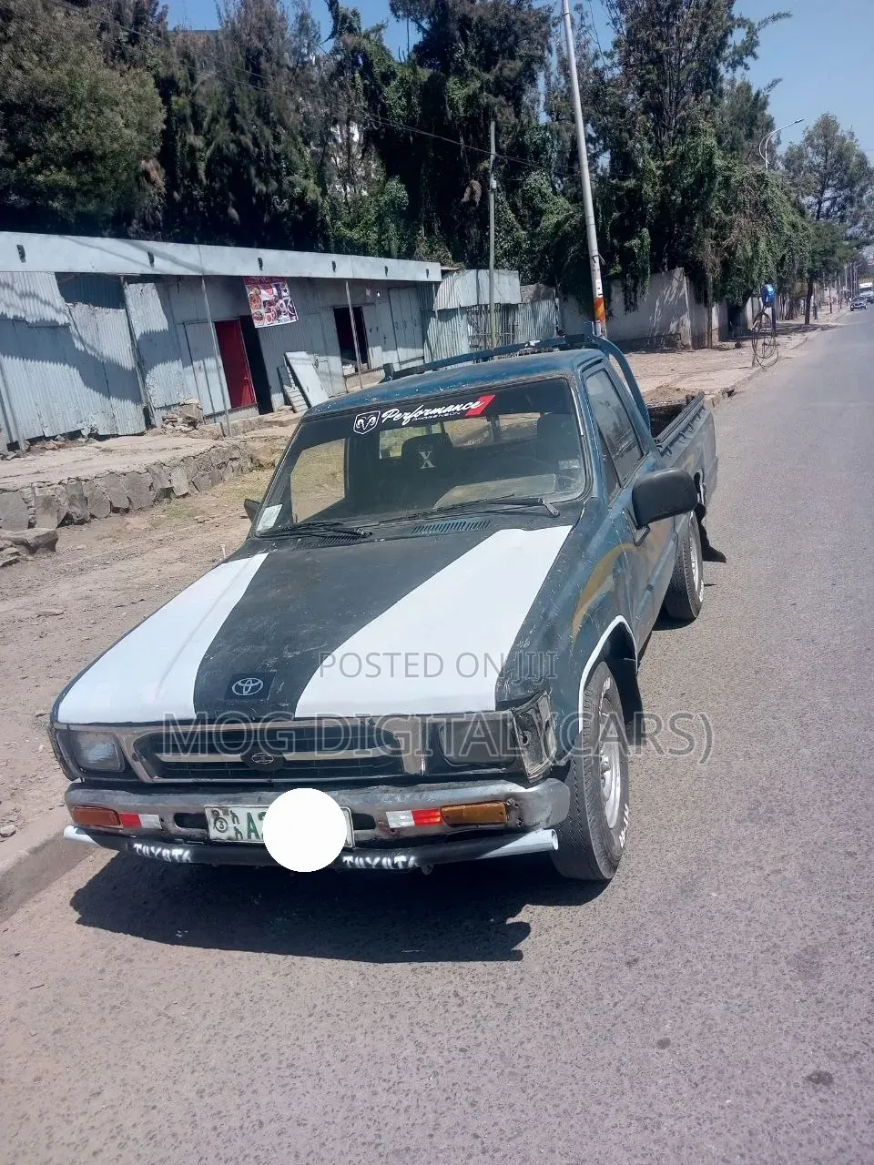 Toyota Hilux 1600 SWB 1984 Blue